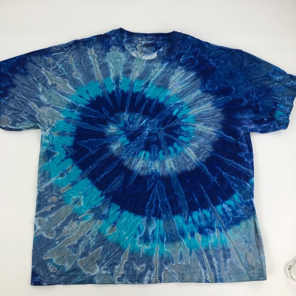 Handmade perfectly tie dyed tee sz XL